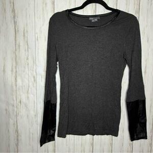 Vince gray with black sleeves XS
